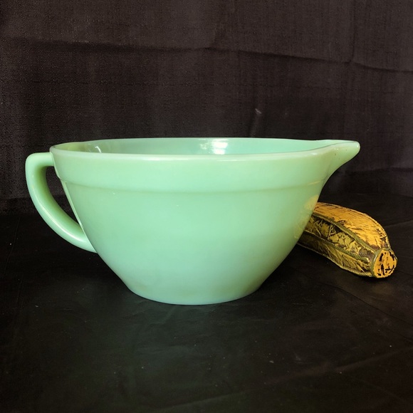 Jadeite batter bowl Rare Fire King Circa 1940, EUC 4 quart, oven proof made USA - Picture 1 of 8